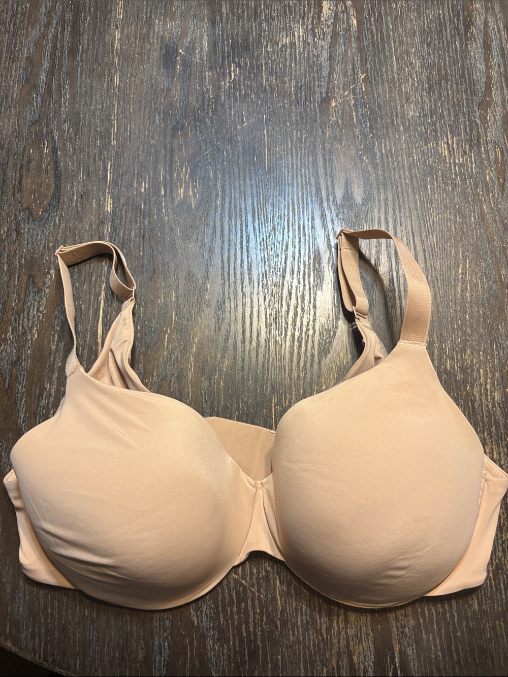 SKIMS smooth intimate full coverage lightly lined clay 34DD NWOT Bra creases pad